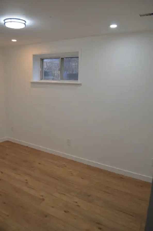 Room for female student or prof worker by Mississauga downtown in