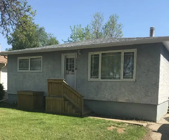 House for sale, 1118 Park Avenue Weyburn, Saskatchewan in Regina,SK - Houses for Sale