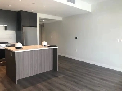 looking for a female roomate to share a 2B2B condo Image# 2