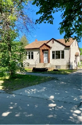 Beautiful house for rent in Transcona. June 1st Image# 1