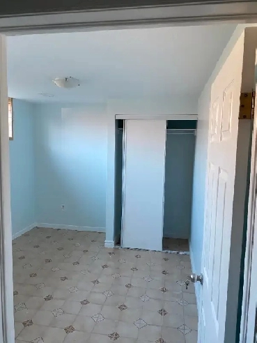 BASEMENT ROOM FOR RENT - SCARBOROUGH Image# 1