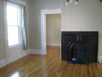 CENTRAL-HEATED 2 BEDROOM Image# 2