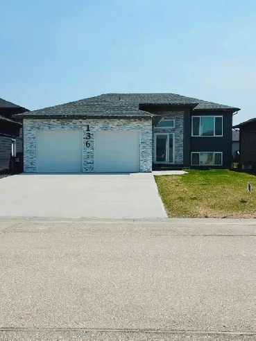 Beautiful House in Steinbach MB for sale Image# 3