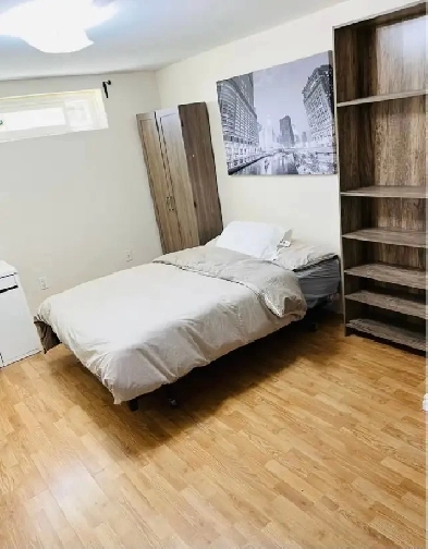 Room for Rent near Subway! Image# 1