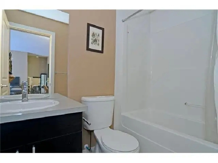 Beautiful & Convenient 2 Bedroom & 2 Bathroom Condo in Millrise in