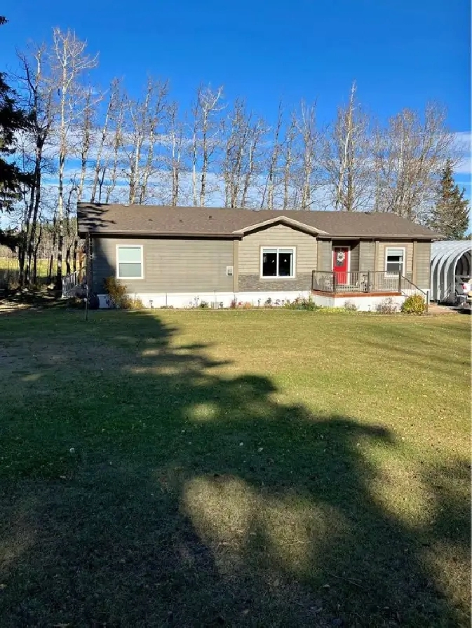 Private Sale Beautiful Manufactured Home Must Be Moved in Red Deer,AB