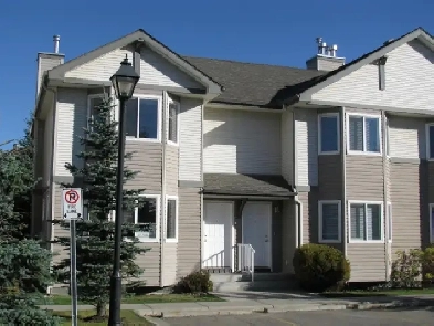Three Bedromm Townhome, Royal Oak, NW Calgary for Rent Image# 1