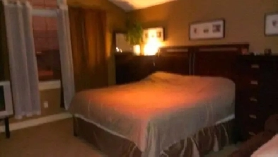 ELLERSLIE KING BEDROOM AVAILABLE- MOVE IN TODAY! Image# 2