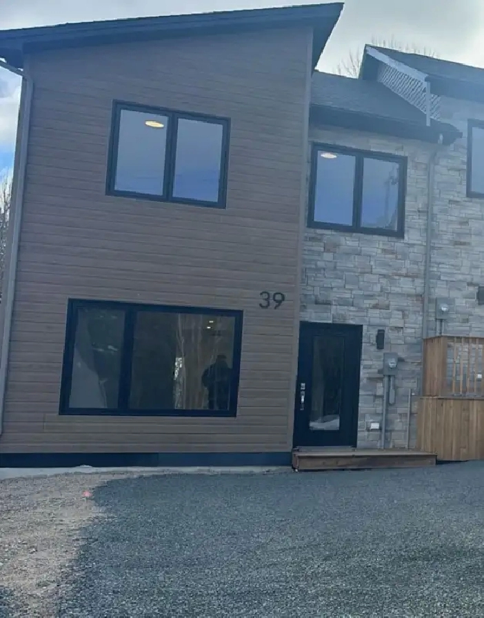 Brand new 3 Bedroom home in a Triplex available immediately in