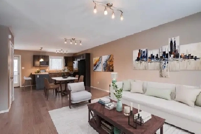 Beautiful 4 Bedroom Townhouse in Lorette Available June 15! Image# 4