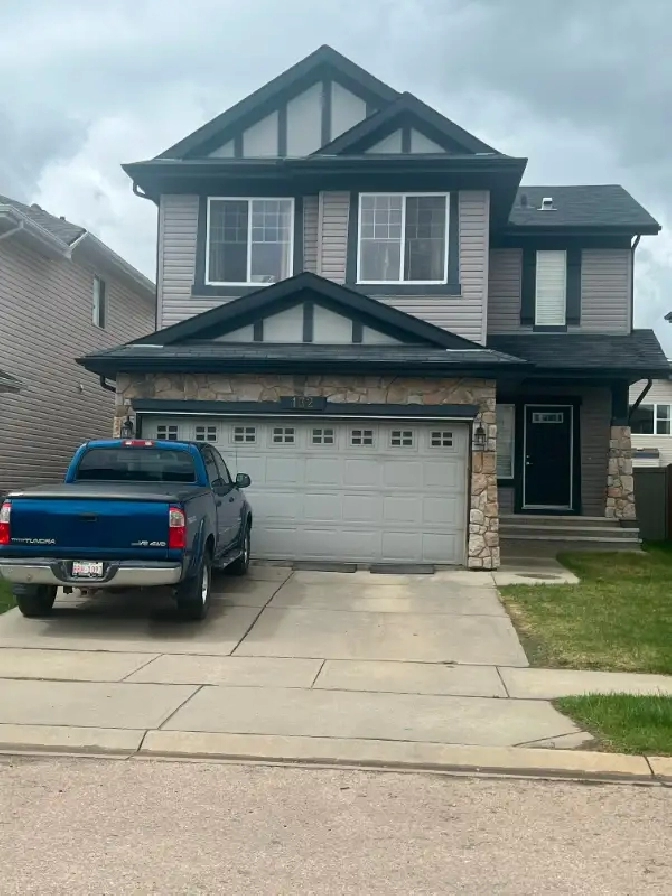 Spacious House at 66 Street & 2 Ave SW in Edmonton,AB Short Term Rentals