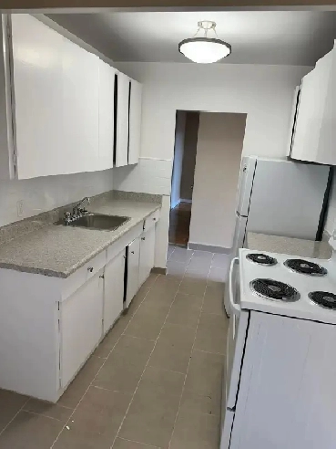 1 bed room available for 2 bedroom apartment Image# 3