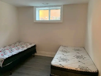 Room for rent for females at North York, Toronto! Image# 2