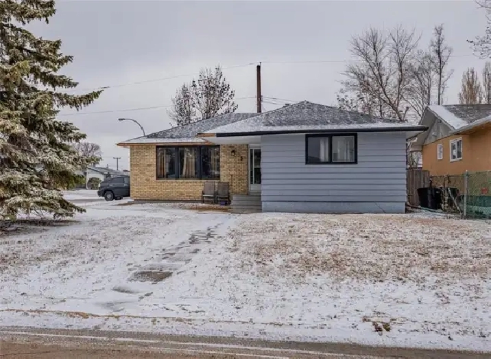 2 Bedroom House in Windsor Park in Winnipeg,MB - Houses for Sale