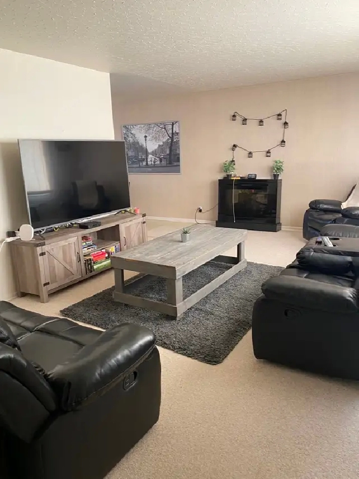 Affordable than hotel, rm in Holyrood @775/mth Sherwood in Edmonton,AB - Short Term Rentals