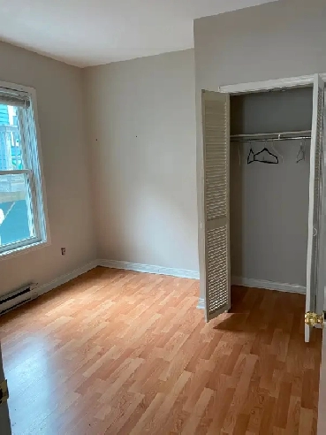 Room For Rent in a 3bd/1Ba appartment Image# 2