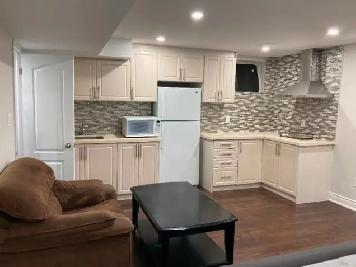 Walkout Studio (Basement) on a ravine lot by the trail. in Mississauga