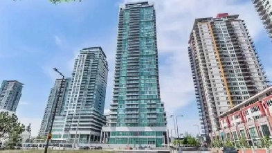 Penthouse Condo 2 Beds 2 Baths! 33rd floor! STC! Close to 401 ! Image# 1