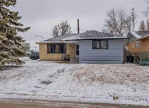 Homes for Sale in Windsor Park, Winnipeg, Manitoba $299,900 Image# 1