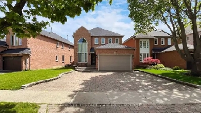 Beautifully Renovated  Completely Furnished Home In Thornhill Image# 1