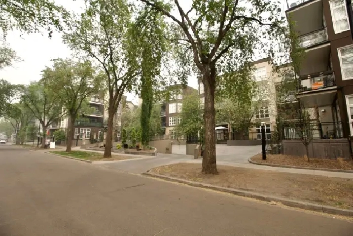 Glenora Gates 2 Bed Den 1.5 Bath Underground Parking Edmonton in Edmonton,AB - Apartments & Condos for Rent
