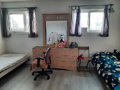 Room for rent in all girl house near Gurdwara Image# 2