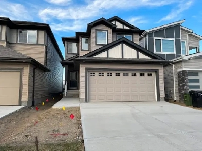 Brand New Home with 3Bedrooms, 1Den & 3Baths in Aster Image# 1