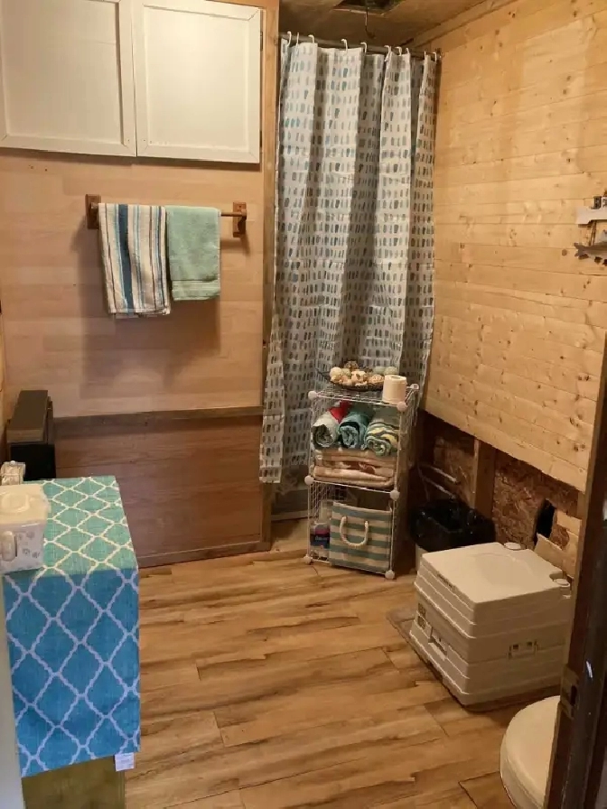 Leased Land Turnkey 3 Season Camp on Wanapitei Lake in Sudbury,ON Houses for Sale