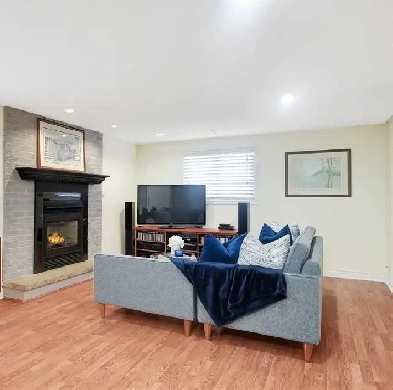 A big semi-basement one bedroom in Newmarket-London Rd Image# 1