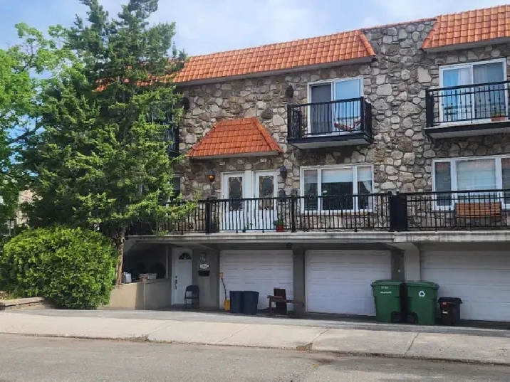 4.5 chambres fermées (Anjou/StLéonard) in City of Montréal,QC