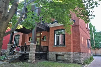 Very large 2-br in Centretown: available July 1 Image# 2