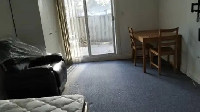 Comfortable large room for rent Image# 2