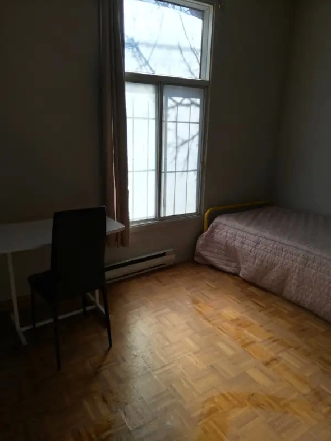 private room with own bathroom metro Frontenac all include in City of