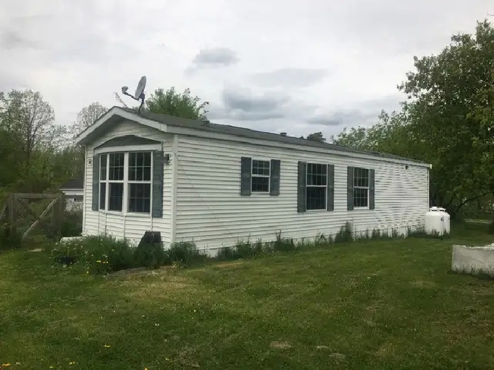Mobile home for sale in Ottawa,ON - Houses for Sale