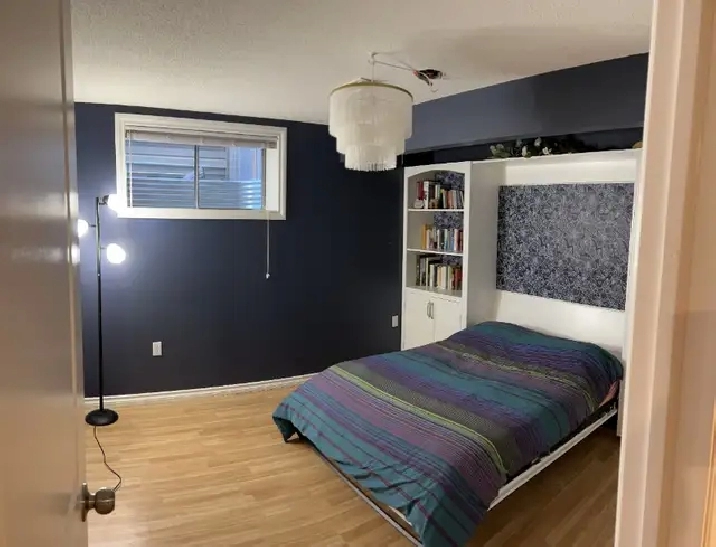 Partially furnished 1-Bed 1-Bath Basement Suite - June 1 $900/mo in Calgary,AB - Apartments & Condos for Rent