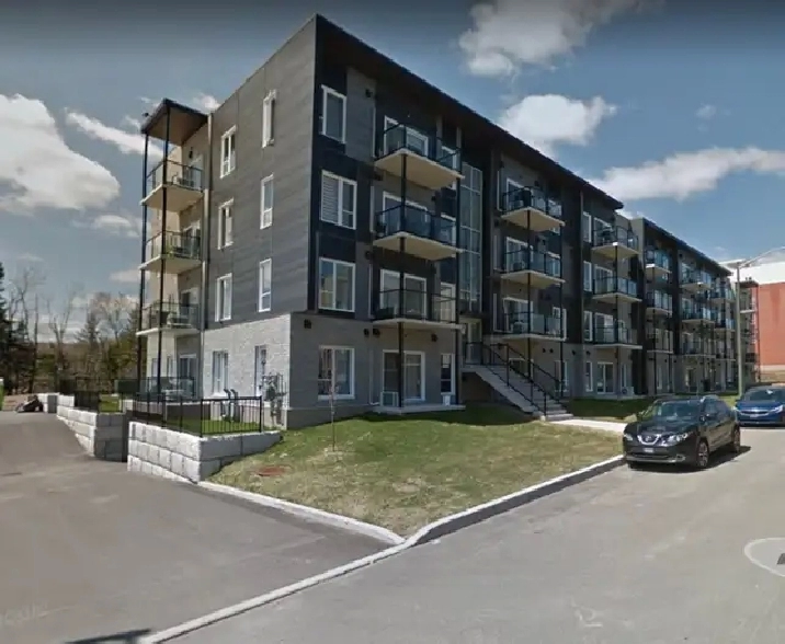 Magnifique 4 1/2, ValBélair, Air clim ! juillet in Québec City,QC