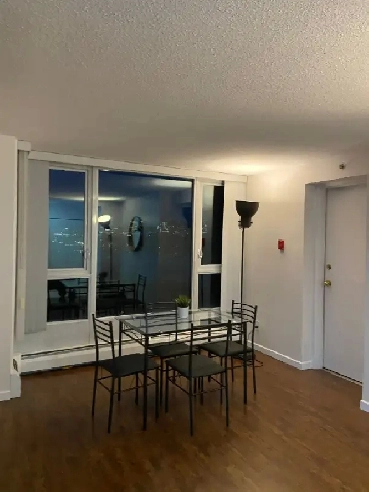 Spacious & Convenient Living in DT Vancouver | VIEWING AVAIL Image# 1