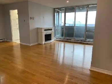 All inclusive 2 bed 2 bath penthouse condo downtown $2685 Image# 8