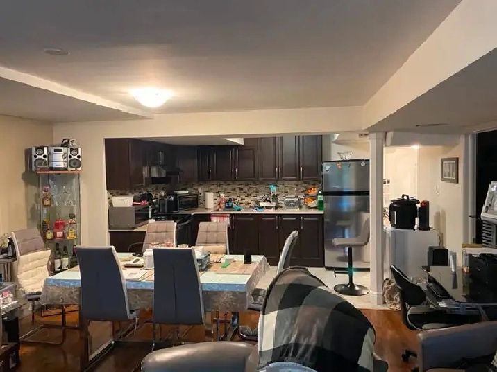 2 Bedroom 1 bathroom Walkout basement for rent in Mississauga / Peel