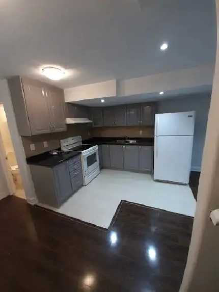 2 Bedroom Legal Basement for Rent! in City of Toronto,ON - Apartments & Condos for Rent