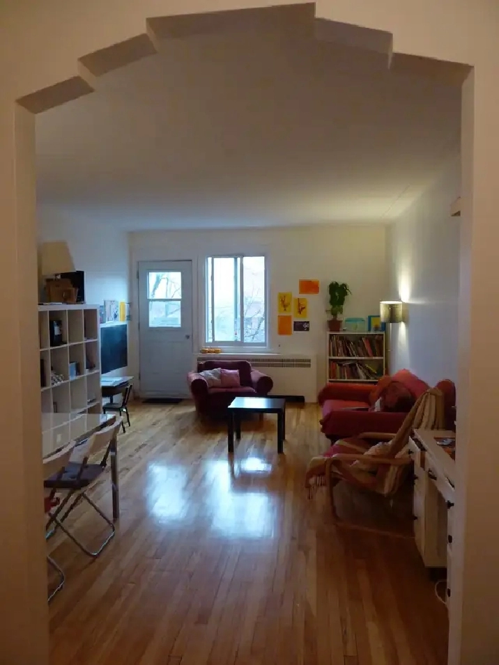 4 1/2, très agréable, lumineux et calme, très bon état in City of Montréal,QC - Apartments & Condos for Rent
