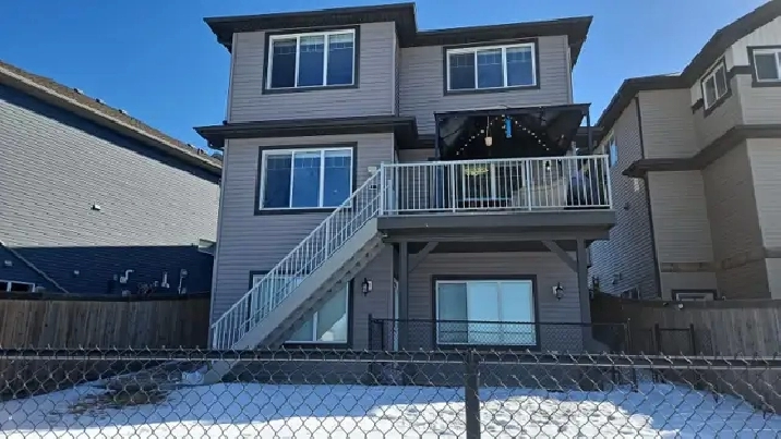 Walkout Basement House for Sale in Edmonton,AB - Houses for Sale