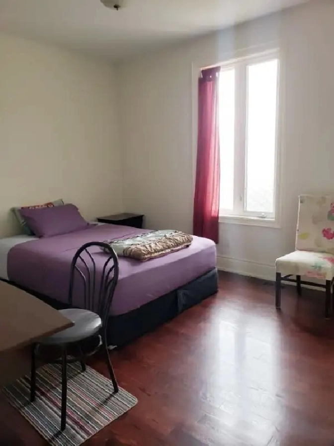 EXTREMELY BEAUTIFUL LARGE ROOM IN A WELCOME NEW HOUSE in City of Toronto,ON - Room Rentals & Roommates