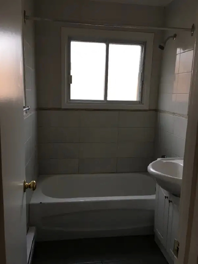 NEW!! JULY 1ST 5 1/2 , 3 bedroom Apartment SaintLaurent in City of