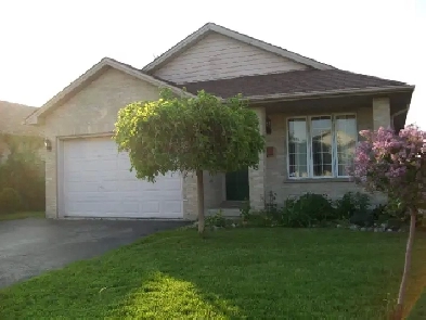 11 MONTH LEASE - THURMAN CIRCLE HOUSE, NEXT TO FANSHAWE COLLEGE Image# 1