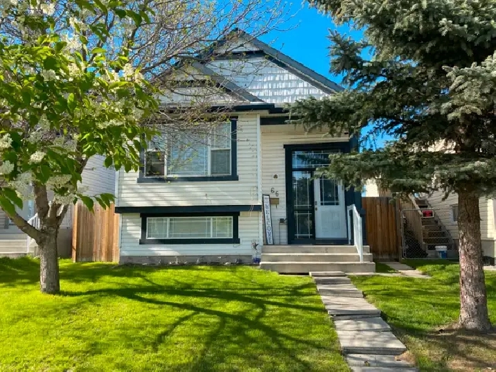 House 5 Bedrooms ,2 Baths, Legal Basement Suite, Double Garage in Calgary,AB - Apartments & Condos for Rent