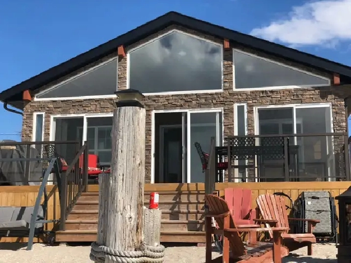 Le Crépuscule Beach House in Winnipeg,MB - Short Term Rentals