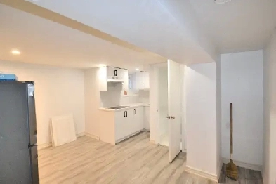 Basement Bachelor Apartment in East York All Utilities Included Image# 1