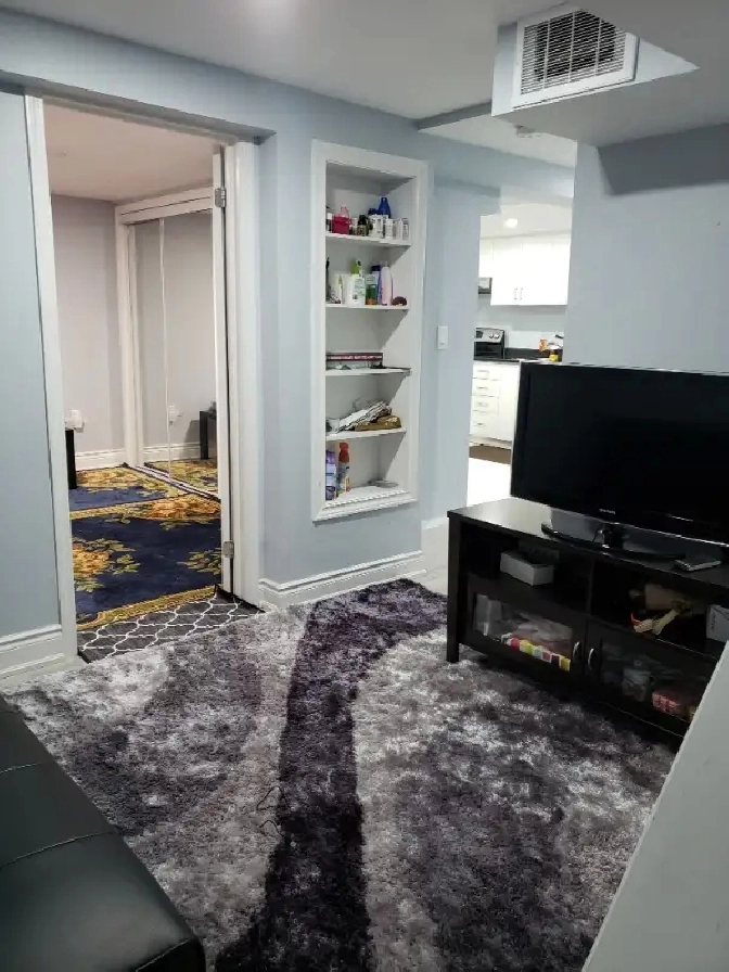 1 Bedroom Furnished basement 2 Parking 1700 Torbram/Clark in