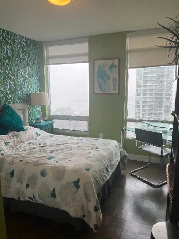 Private Spacious Room and Bathroom in ❤️ Downtown! Image# 1